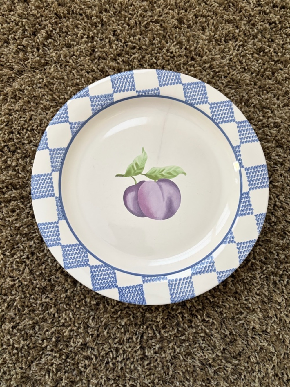 Pfaltzgraff Hopscotch Plates 10.5” - Plum